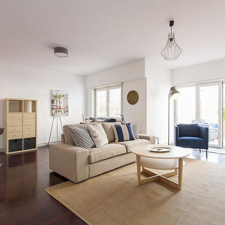 ליסבון Joivy Superb 1-Bed Apt With Workspace And Terrace, Close To Avenida Da Liberdade מראה חיצוני תמונה