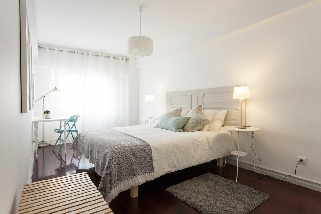 ליסבון Joivy Superb 1-Bed Apt With Workspace And Terrace, Close To Avenida Da Liberdade מראה חיצוני תמונה