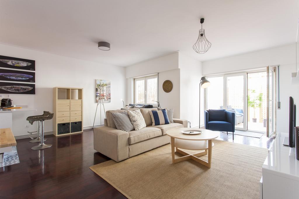 ליסבון Joivy Superb 1-Bed Apt With Workspace And Terrace, Close To Avenida Da Liberdade מראה חיצוני תמונה